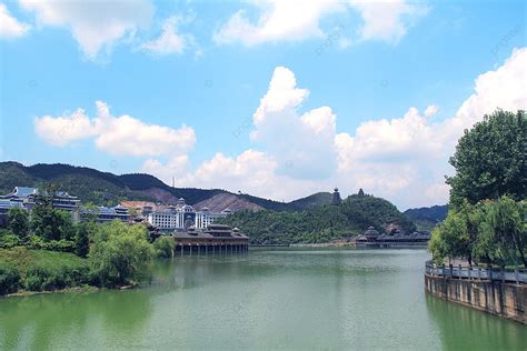 出國海島遊哪個好？從人文風情到自然美景，各有所長